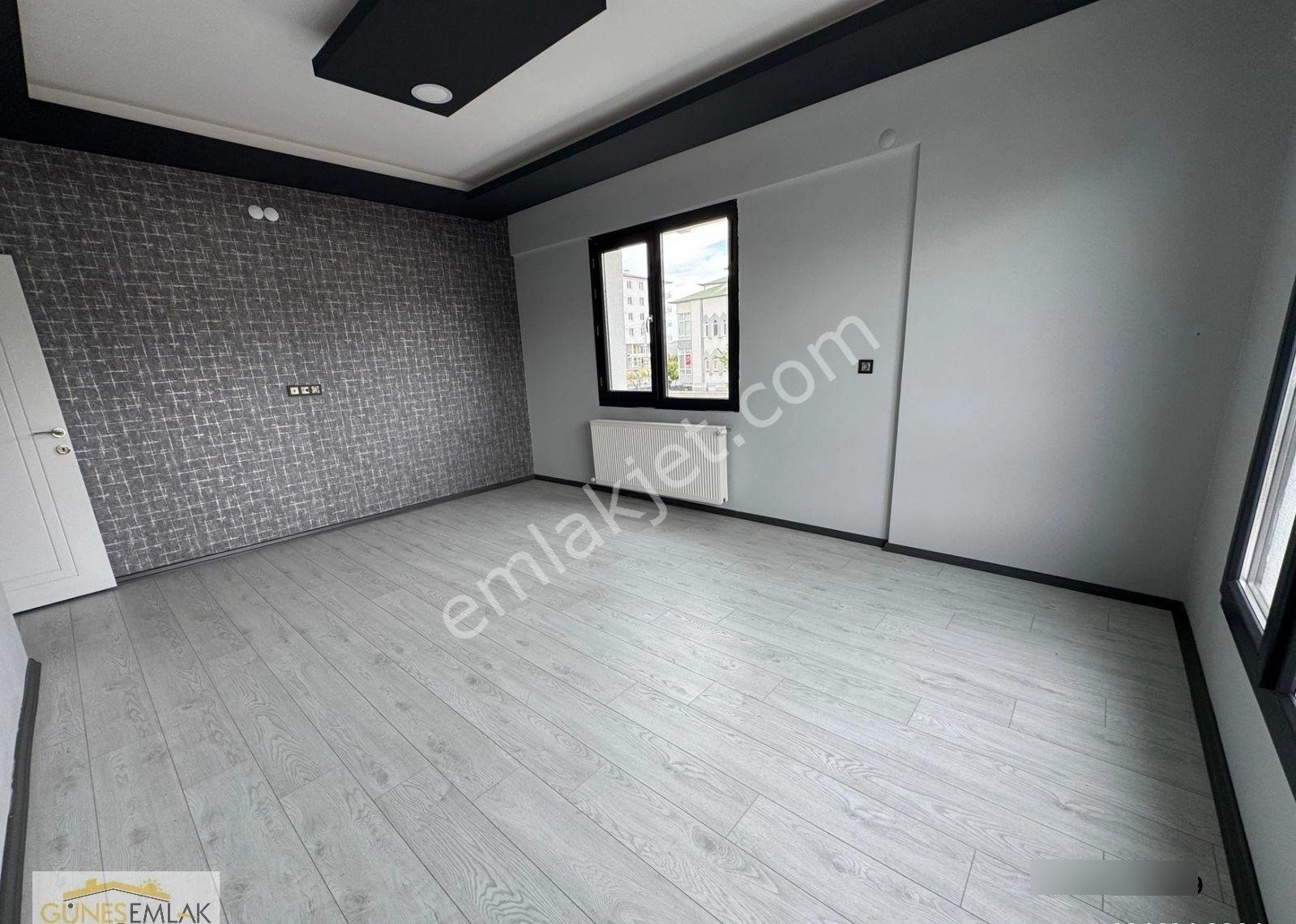 Güneş Emlaktan Cadde Üstü Satılık Masrafsız Daire - Görsel 13