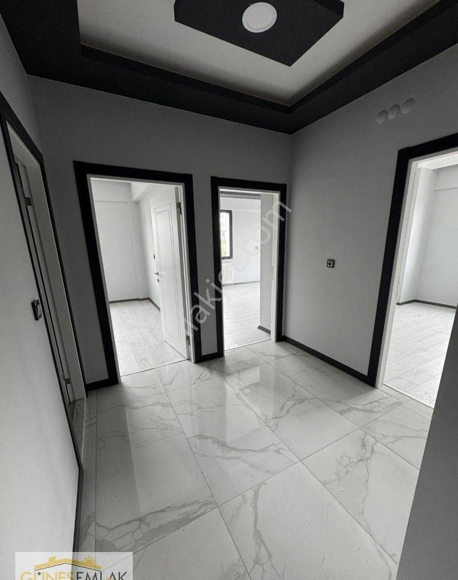Güneş Emlaktan Cadde Üstü Satılık Masrafsız Daire - Görsel 11