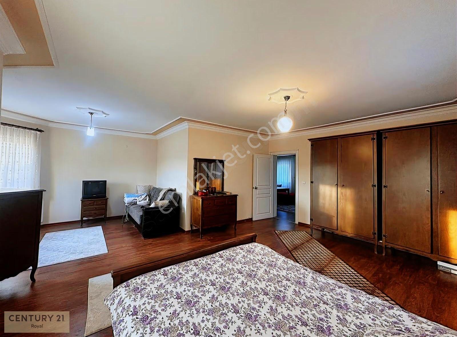 Gölbaşında Satılık Geniş Bahçeli Villa - Görsel 12