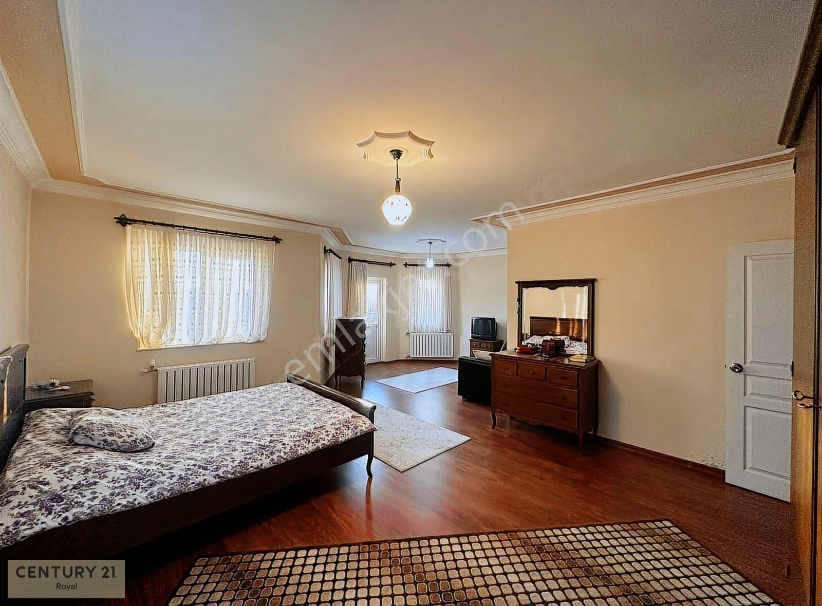 Gölbaşında Satılık Geniş Bahçeli Villa - Görsel 22