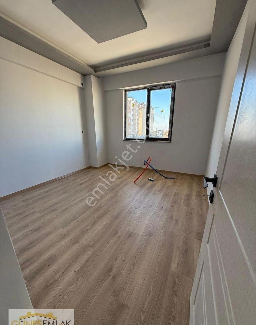Güneş Emlaktan Merkezi Konumda Satılık Villa - Görsel 9