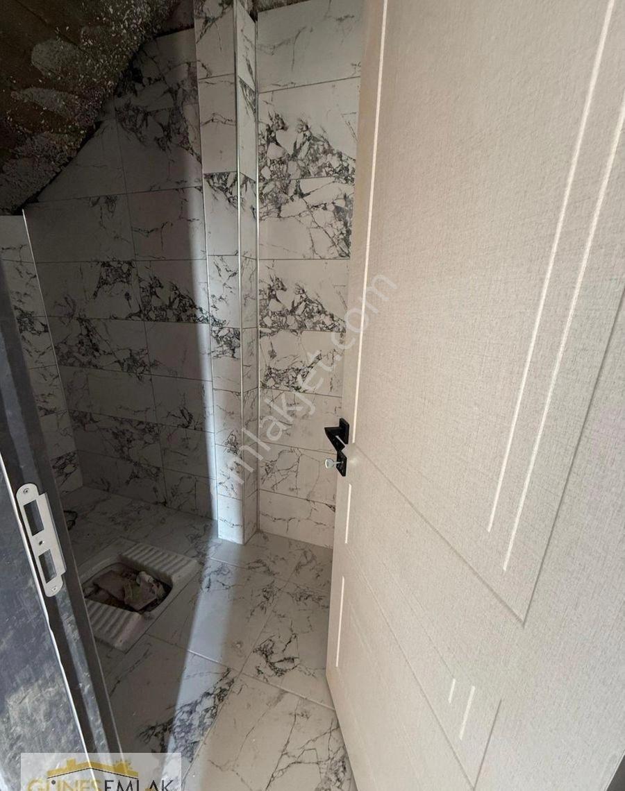 Güneş Emlaktan Merkezi Konumda Satılık Villa - Görsel 10