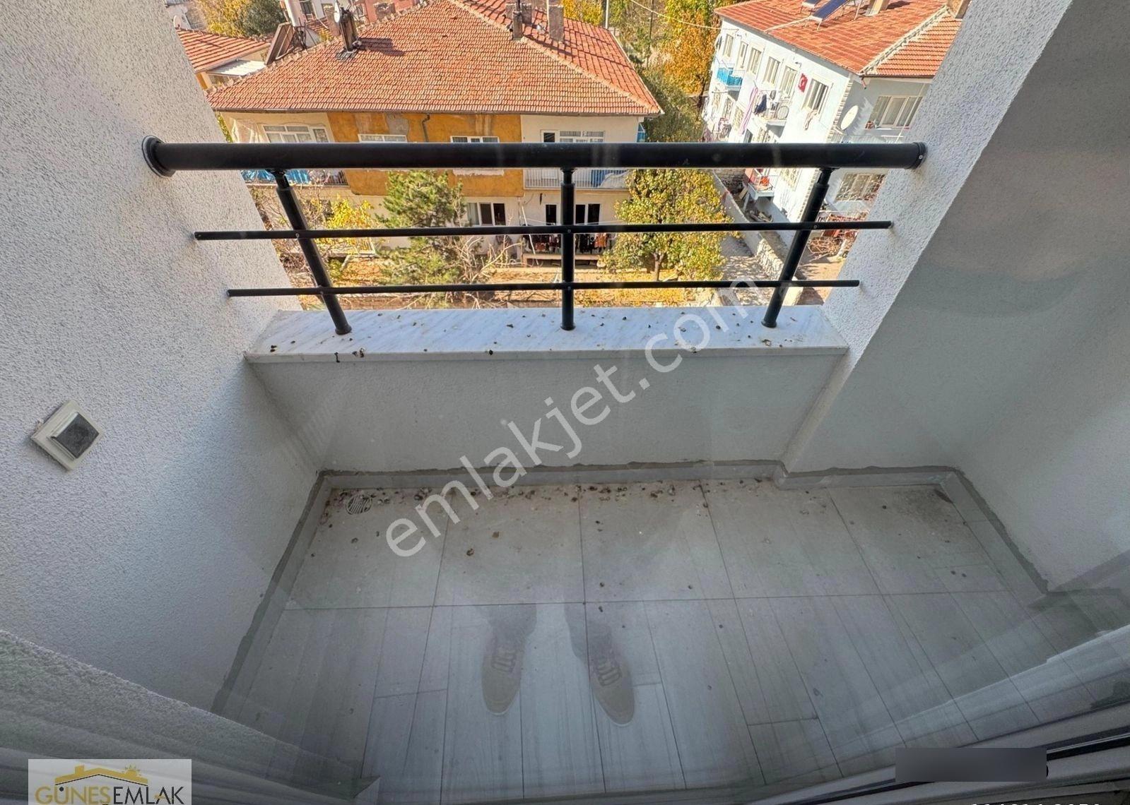 Güneş Emlaktan Cadde Üstü Satılık Sıfır Daire - Görsel 2