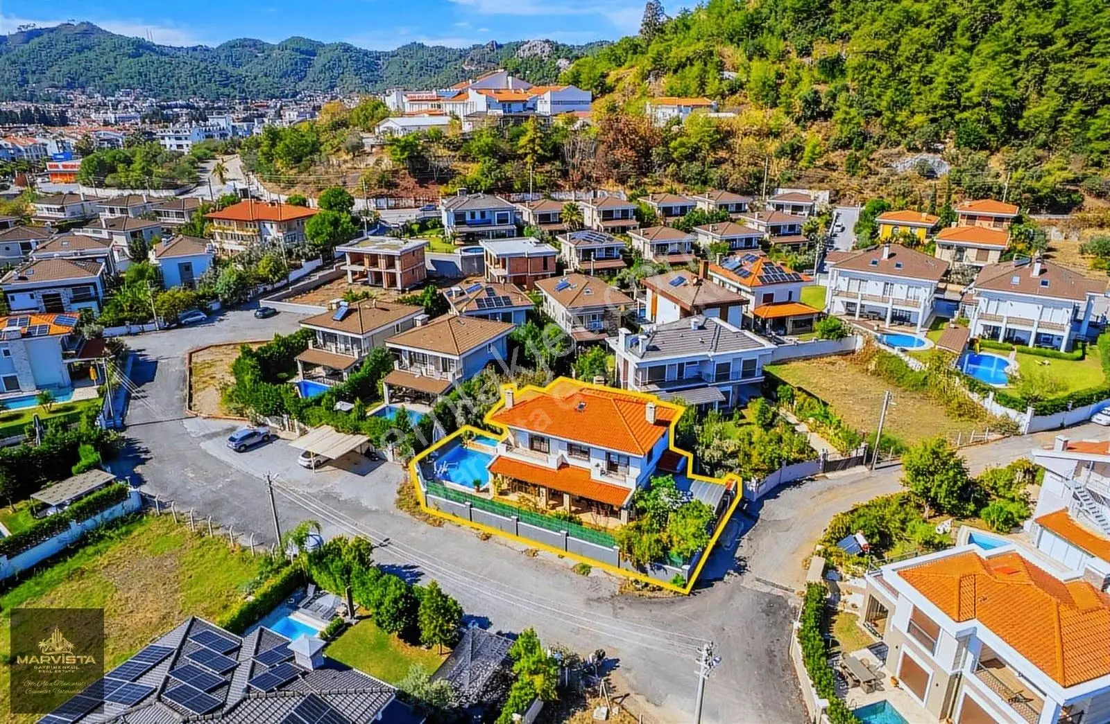 Marmaris'in En Prestijli Bölgesinde Satılık Lüks Villa