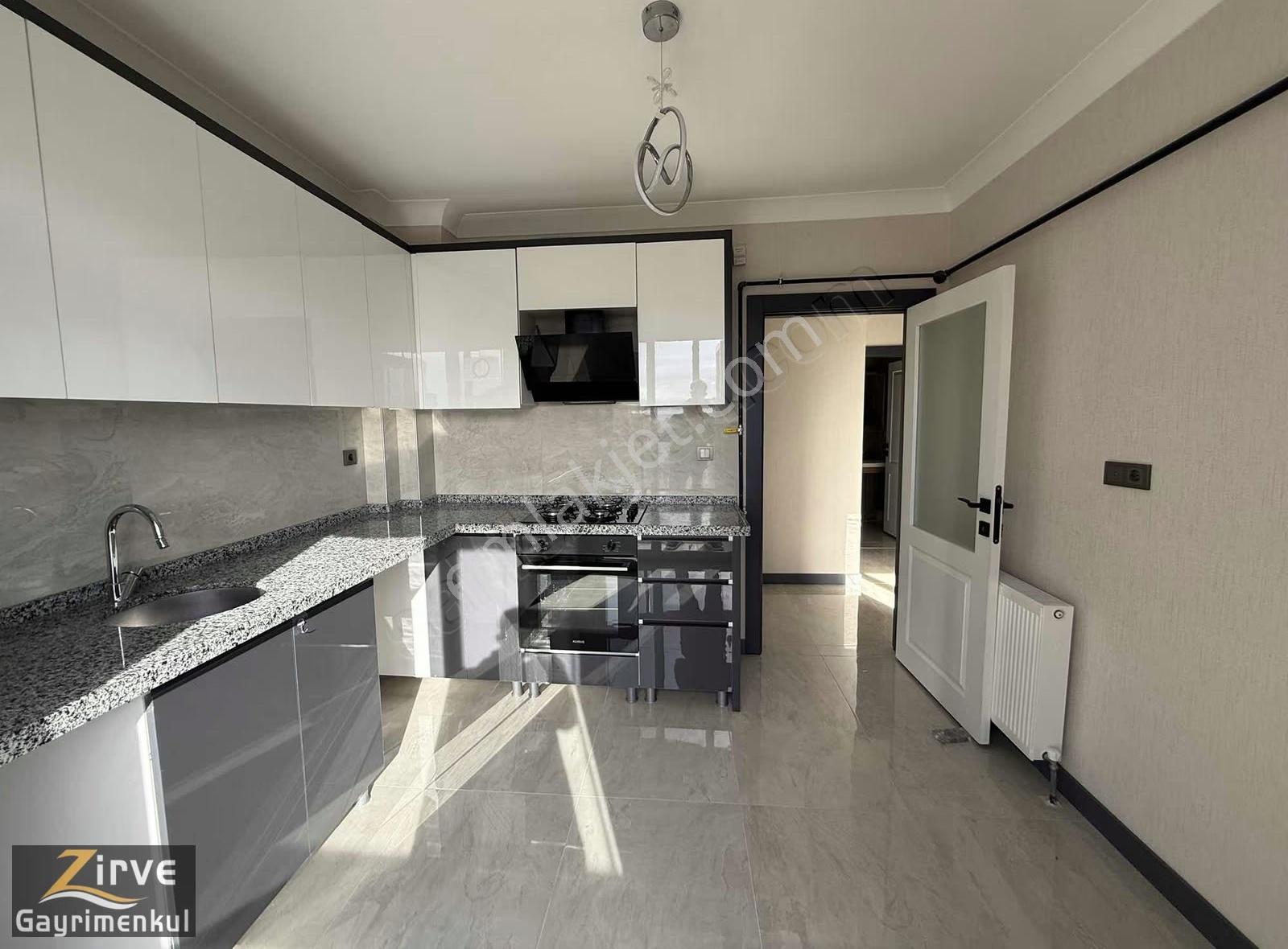 Zirve'den Yeşiltepe Mahallesi Ara Kat 2+1 Yapılı Masrafsız Daire