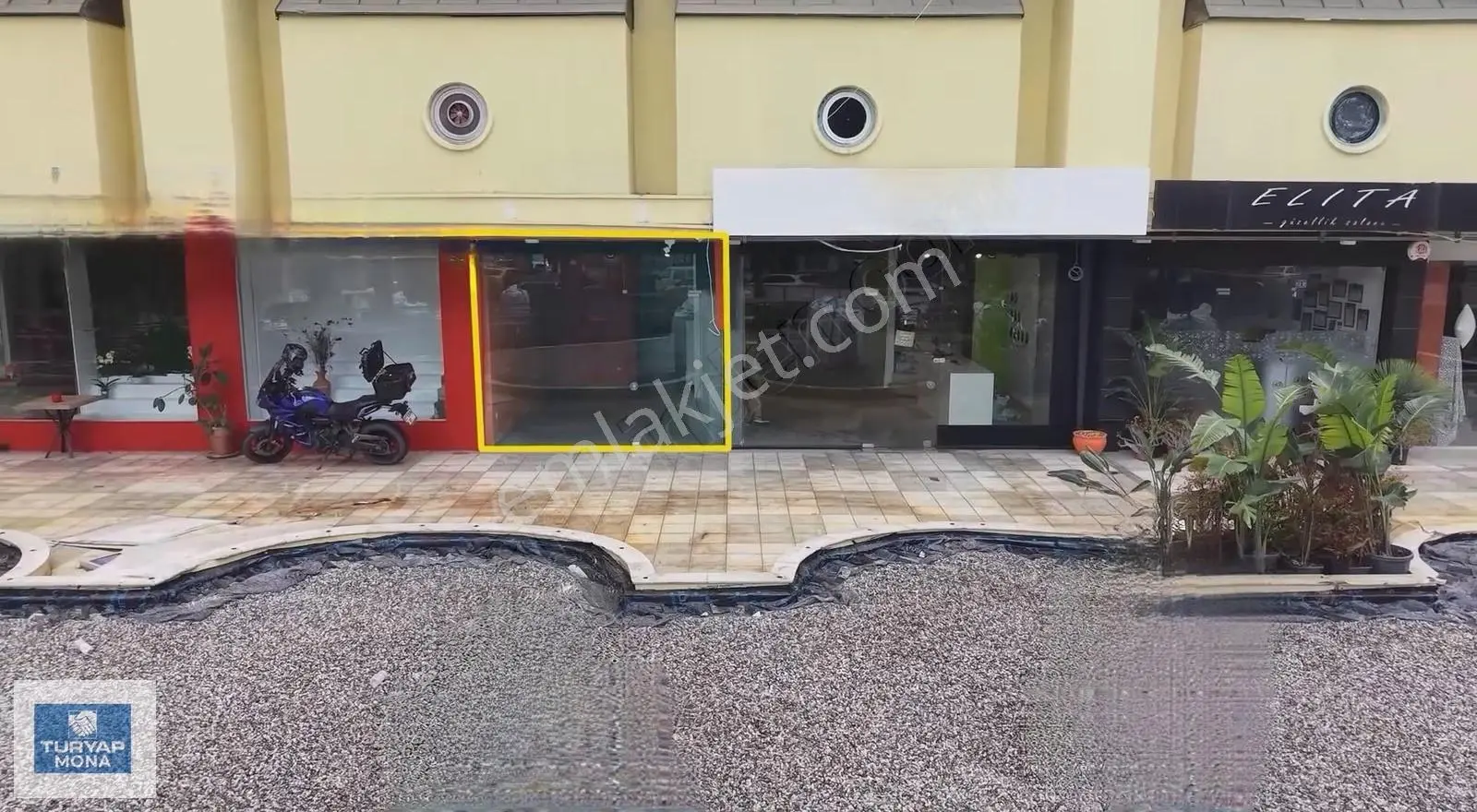 Antalya Lara Metropol Çarşısı En İşlek Caddede Satılık Dükkan