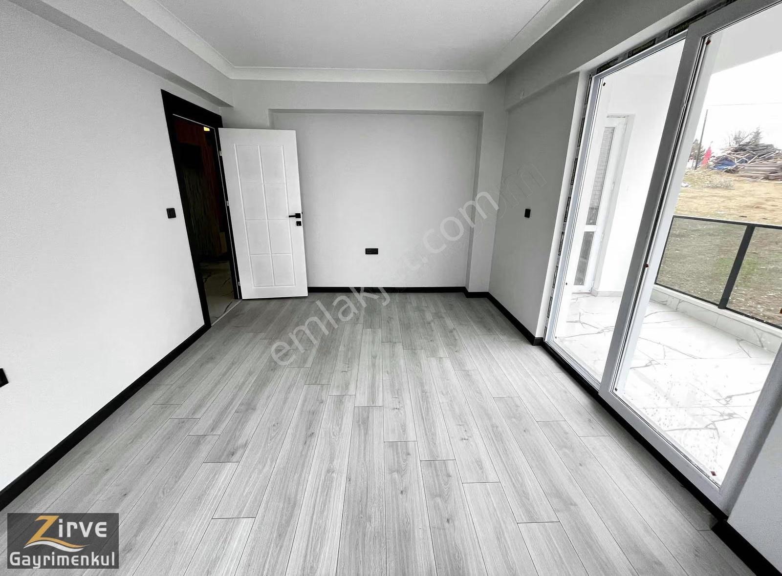 Zirveden Yeşıltepe Mahallesinde Arakat Ultra Geniş Lüx Daire!!! - Görsel 14