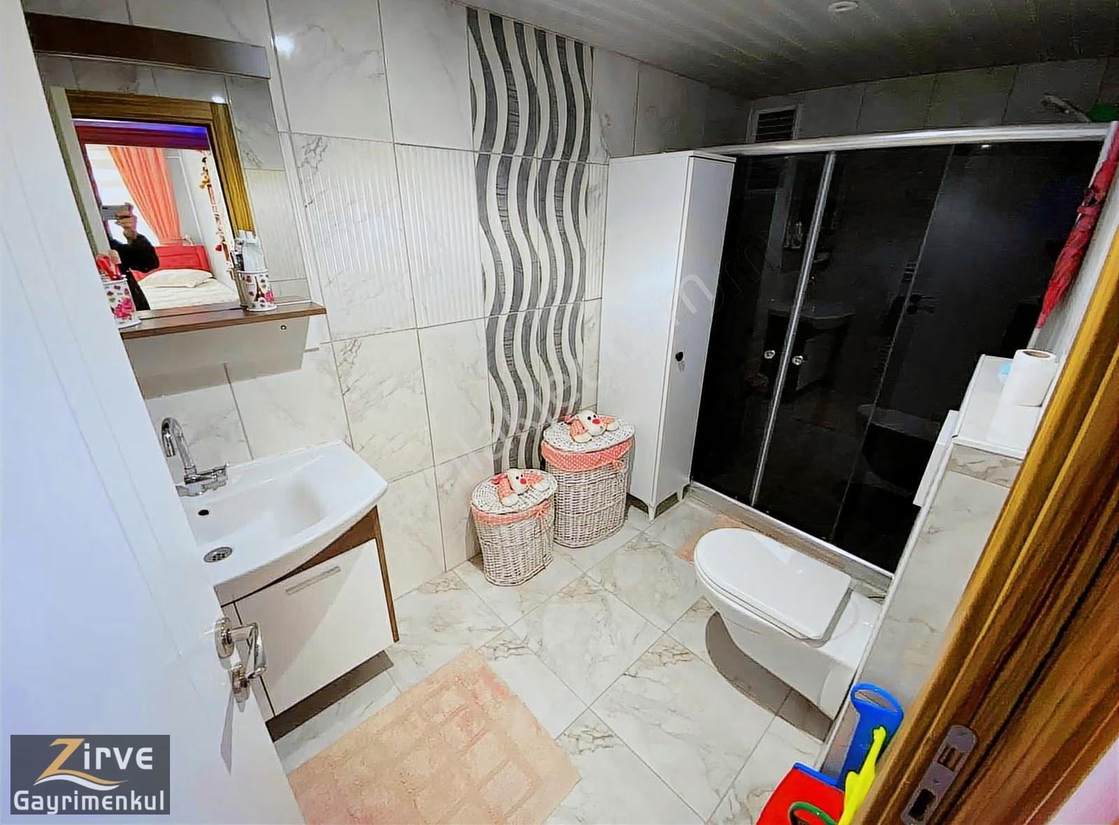 Zirveden Sitede Kök Tapu Teras Balkonlu Lüks Daire - Görsel 27