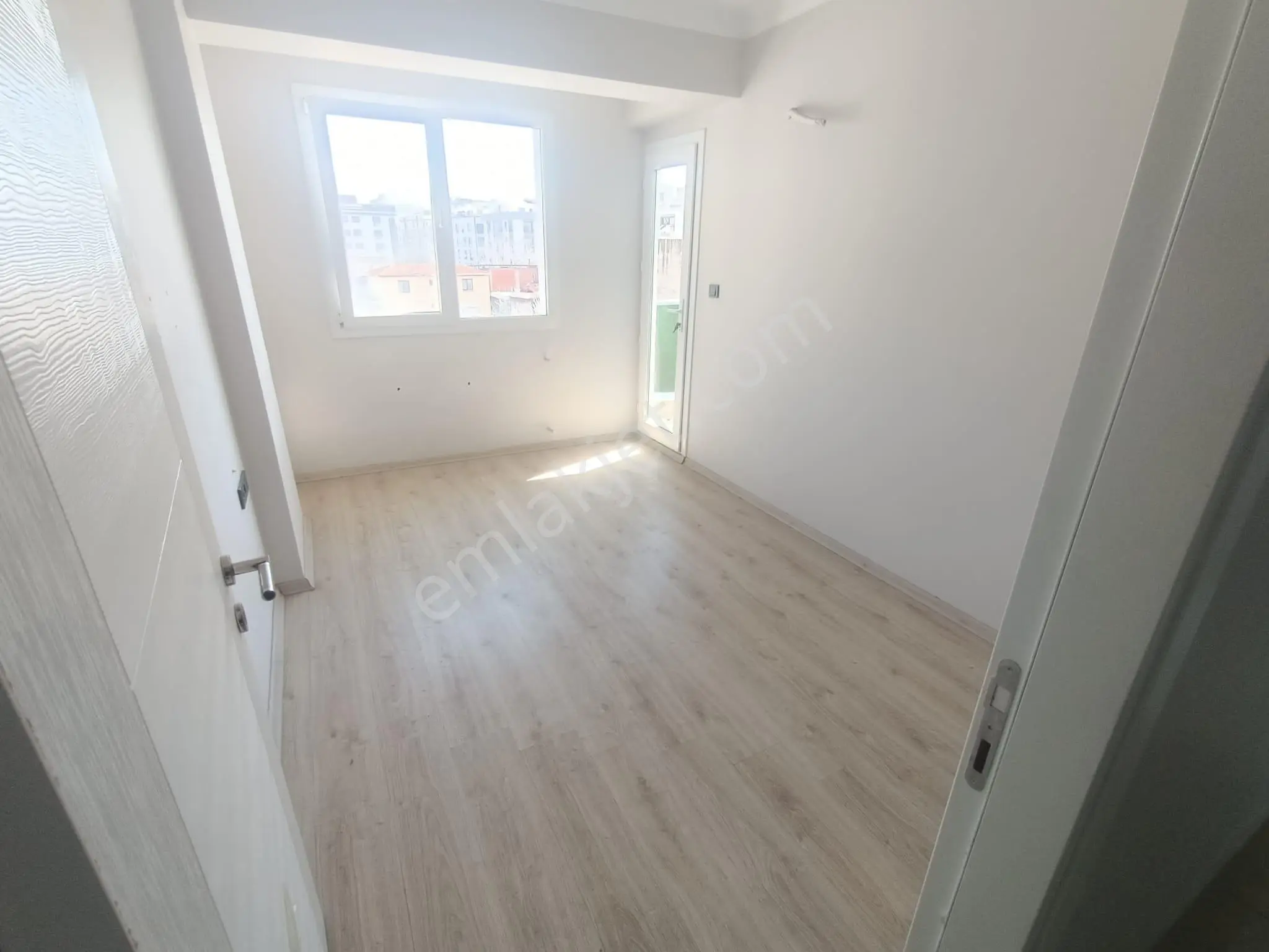 Merkezi Konumda Kapalı Mutfaklı 2+1 Bakımlı Satılık Daire - Görsel 4