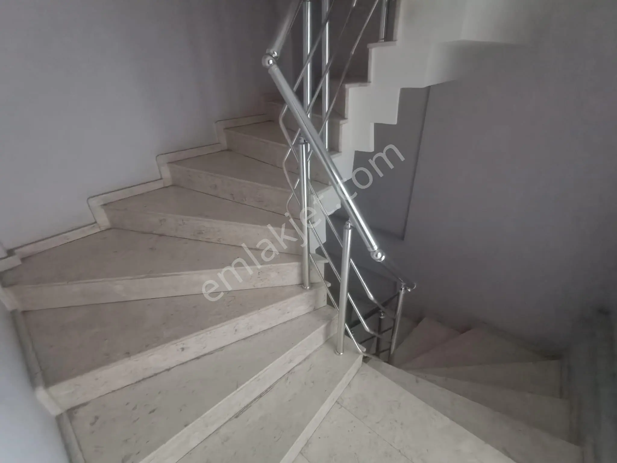 Merkezi Konumda Kapalı Mutfaklı 2+1 Bakımlı Satılık Daire - Görsel 12
