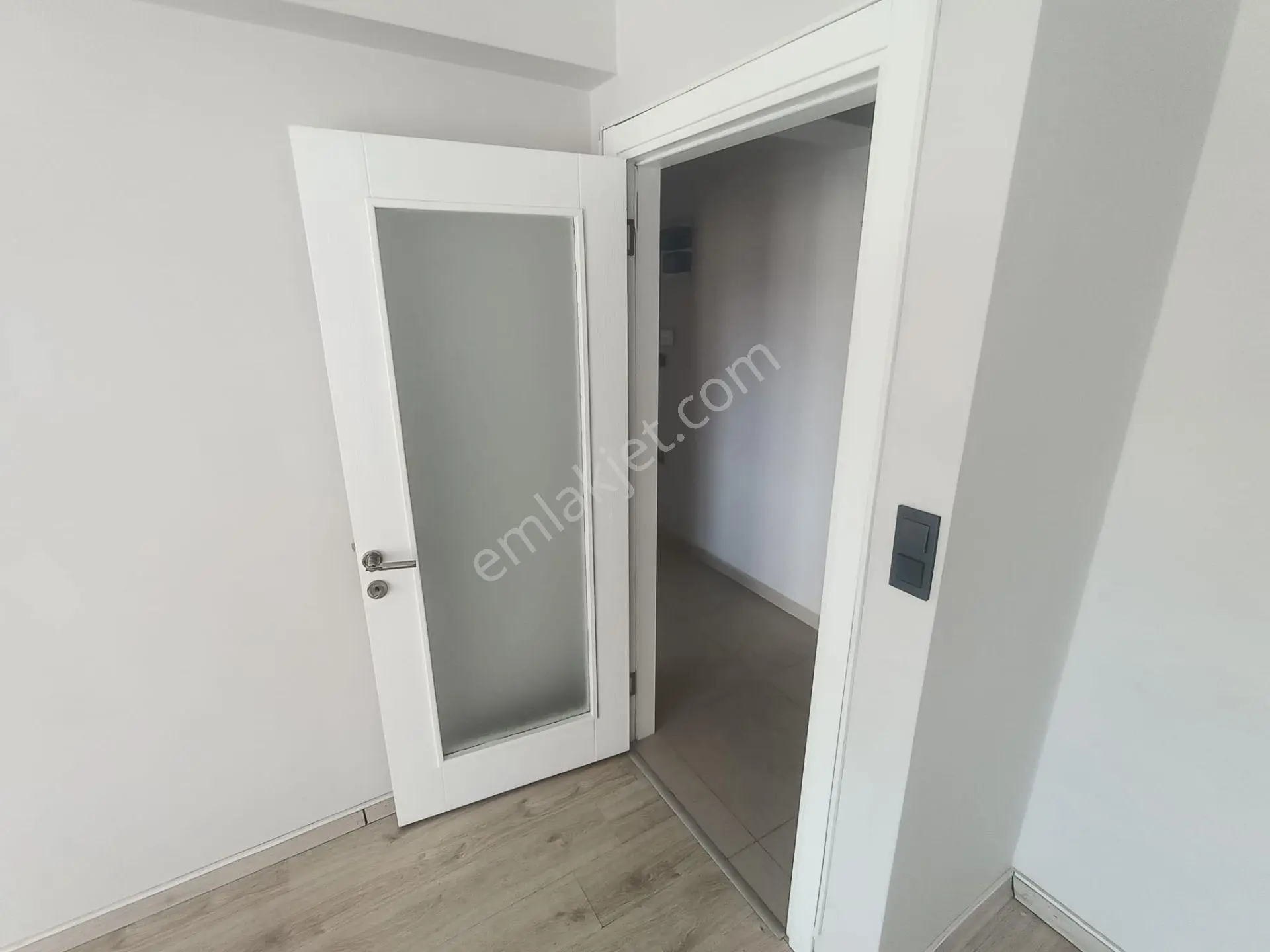 Merkezi Konumda Kapalı Mutfaklı 2+1 Bakımlı Satılık Daire - Görsel 15