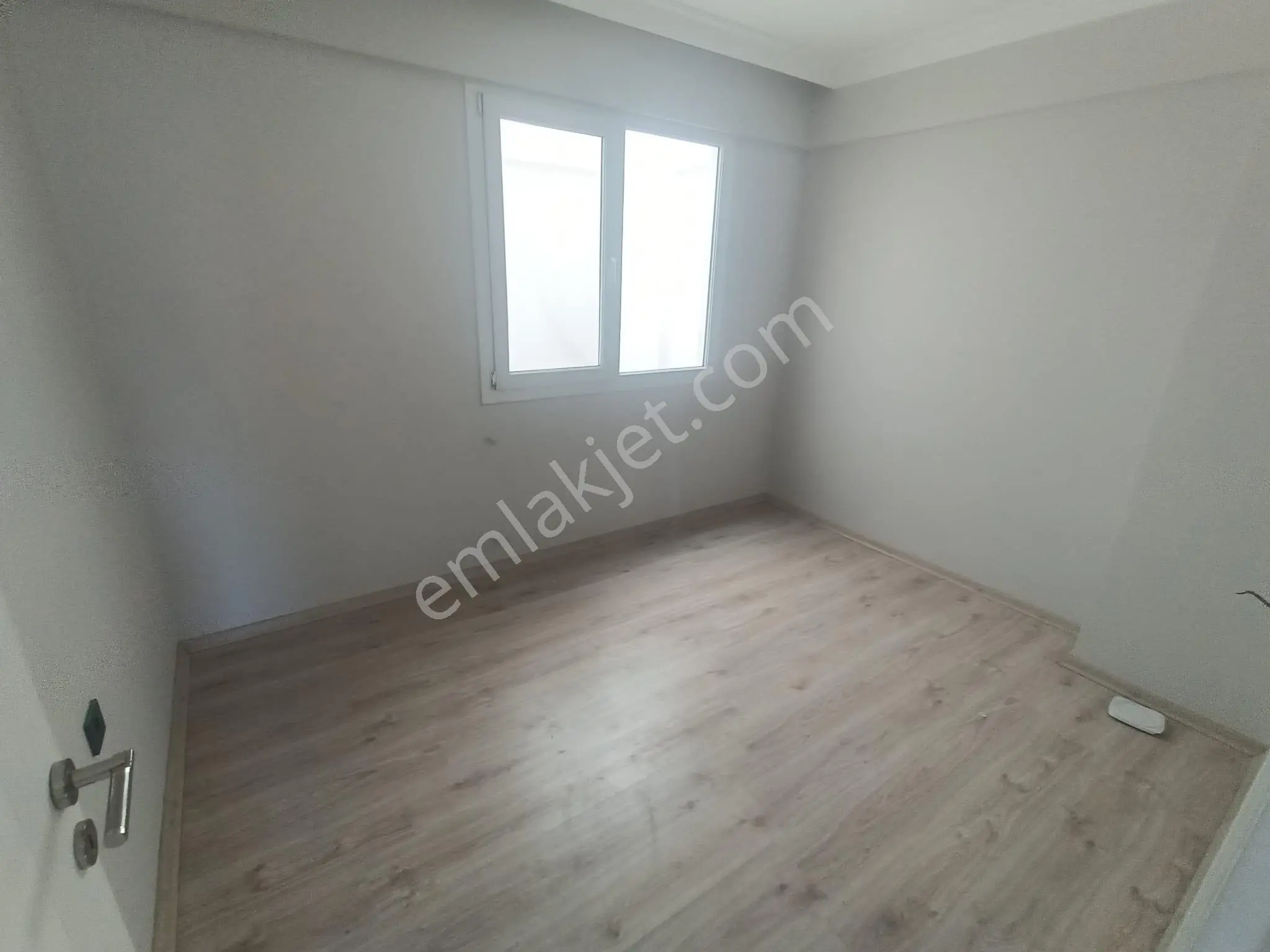 Merkezi Konumda Kapalı Mutfaklı 2+1 Bakımlı Satılık Daire - Görsel 7