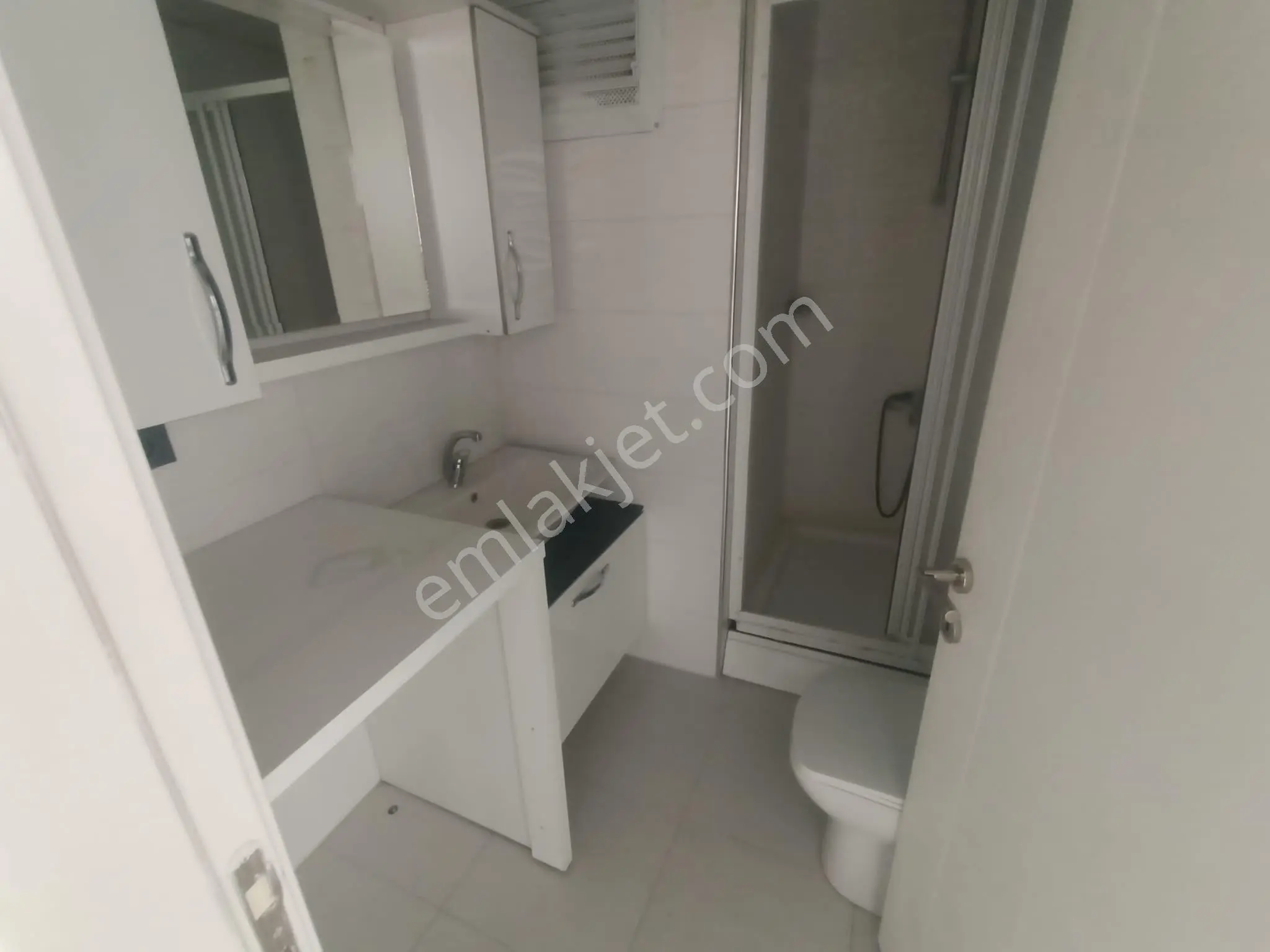 Merkezi Konumda Kapalı Mutfaklı 2+1 Bakımlı Satılık Daire - Görsel 8