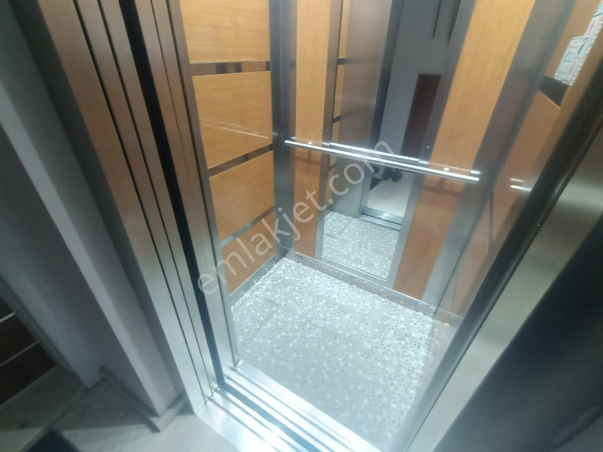 Merkezi Konumda Kapalı Mutfaklı 2+1 Bakımlı Satılık Daire - Görsel 10