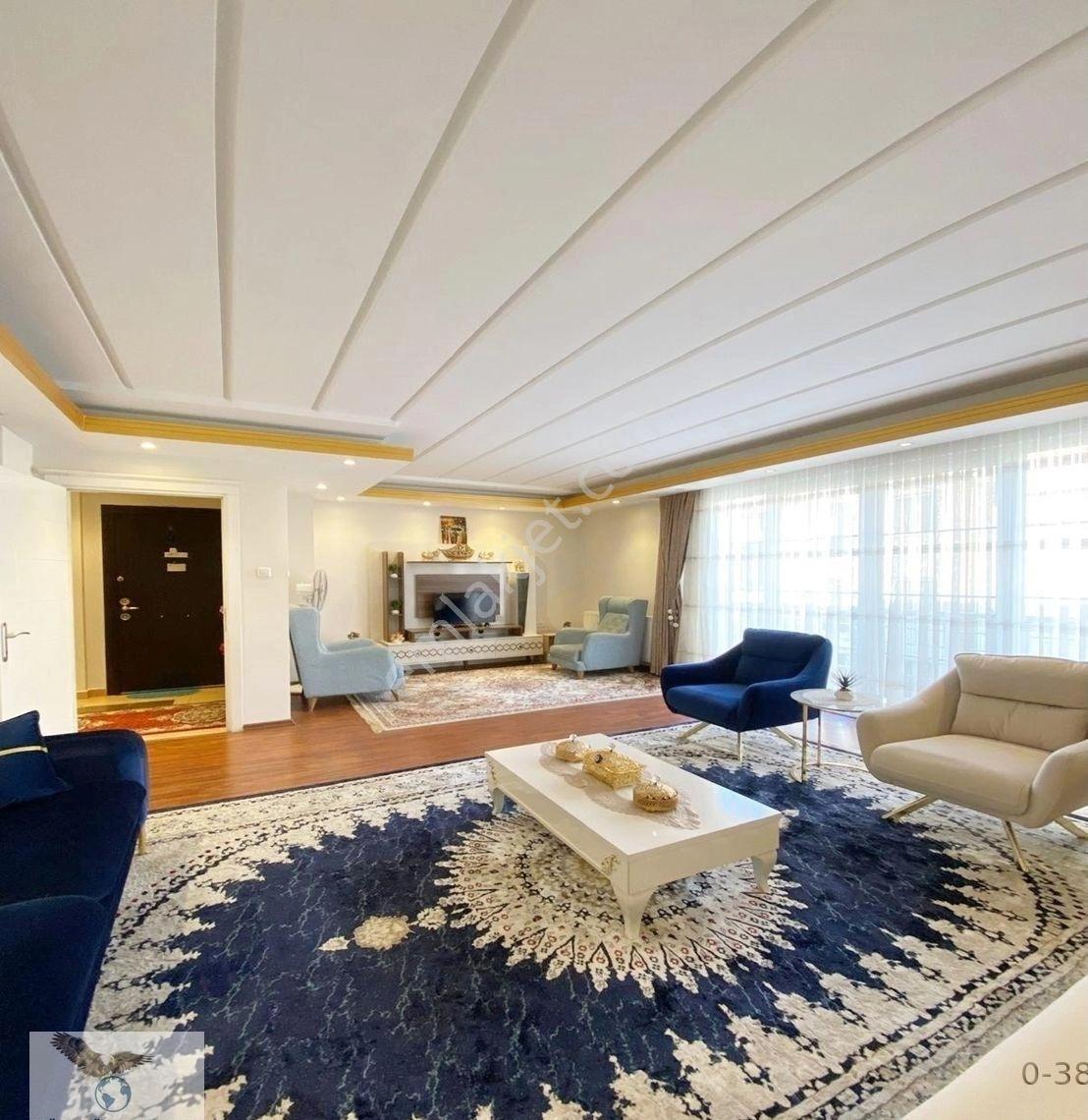 Avcılar D.köşklerde 3+1 180 M2 Saray Gibi Ara Kat Daire