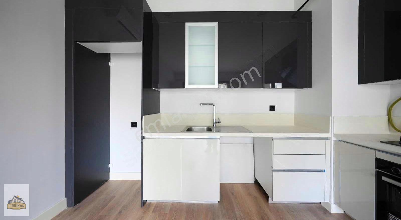 Emlak Konut Çınarköy Evleri'nde 1+1 80 M² | Geniş Plan | Peyzaj - Görsel 5