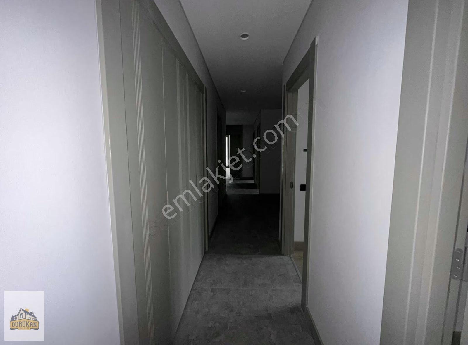 Emlak Konut Çınarköy | Peyzaj Cephe | 4+1 Kiralık Daire - Görsel 19