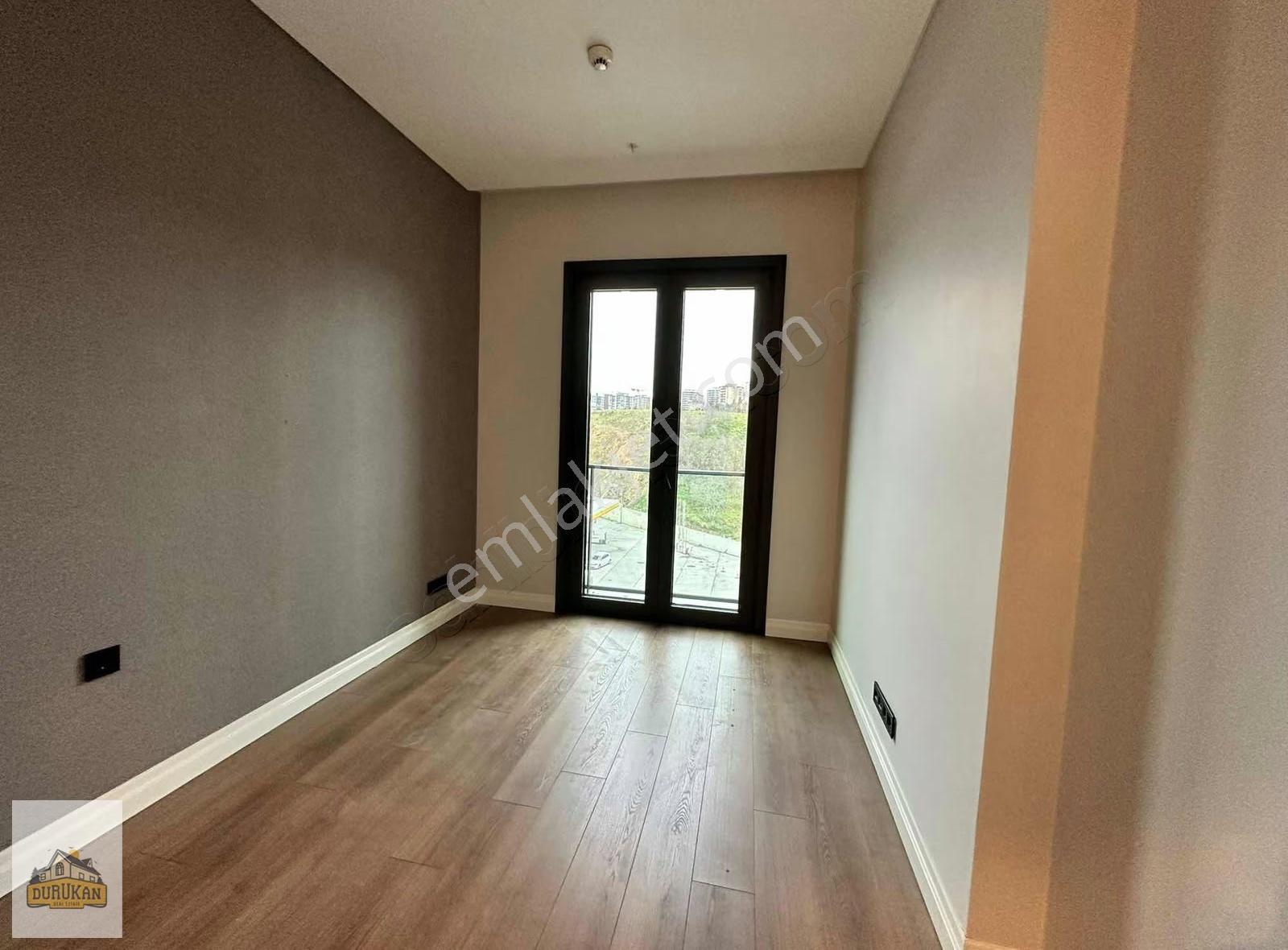 Avrupa Konutları Çamlıvadide Satılık 3+1 Manzaralı Köşe Daire - Görsel 3