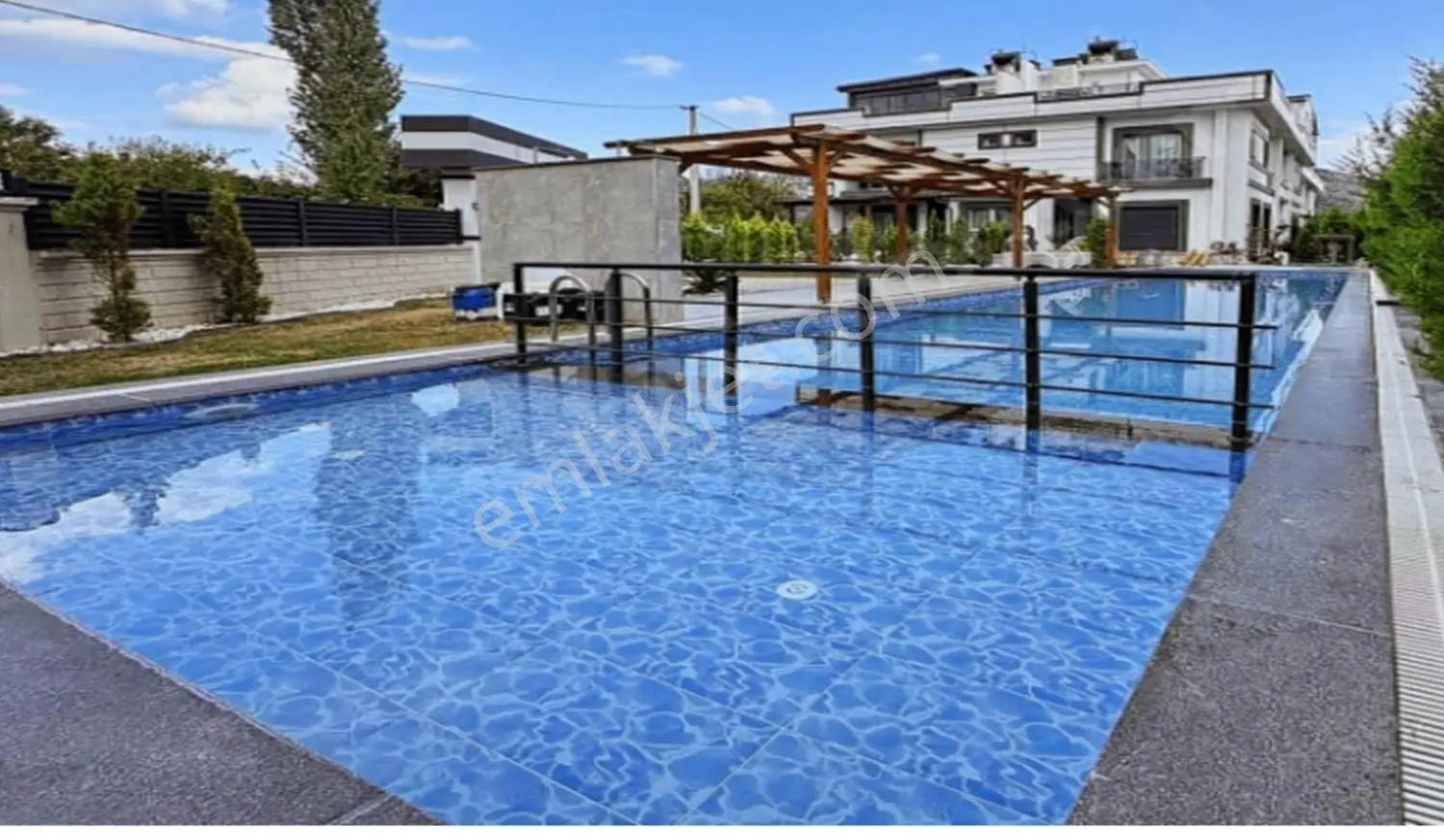 Tatil Sitesinde Tıripleks Satık Villa 3+1 Bahçeli Teraslı - Görsel 2