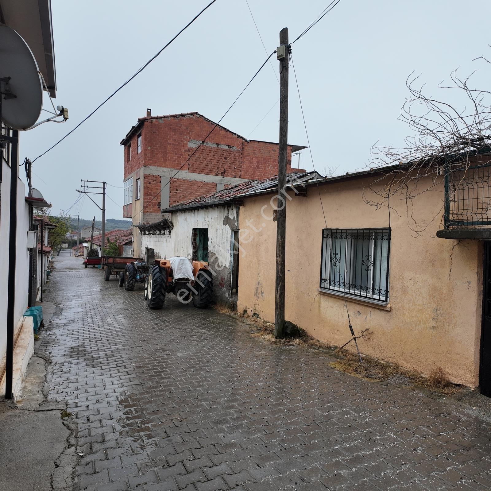 Zeytinliova Merkezde 2 Kat İmarlı 167 M2 Tek Tapu Arsa