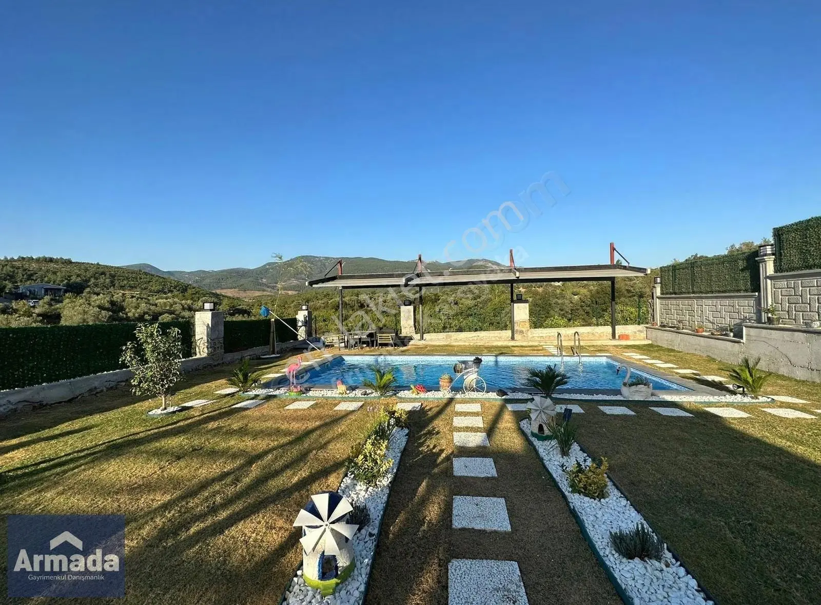 Buca Belenbaşında Doğa İçinde Havuzlu Satılık 1+1tıny House