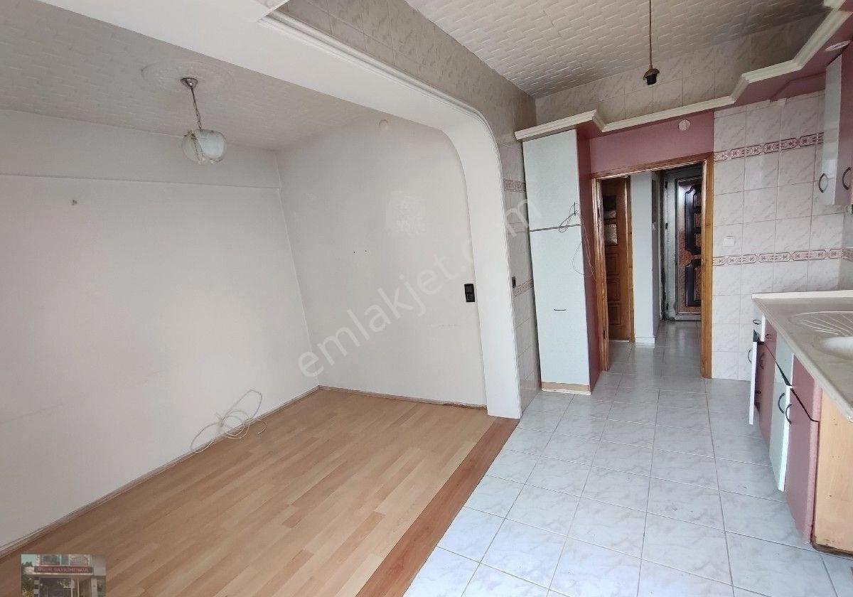 Pendik Çamçeşme Mah.çarşının İçinde Geniş 2+1 - Görsel 18
