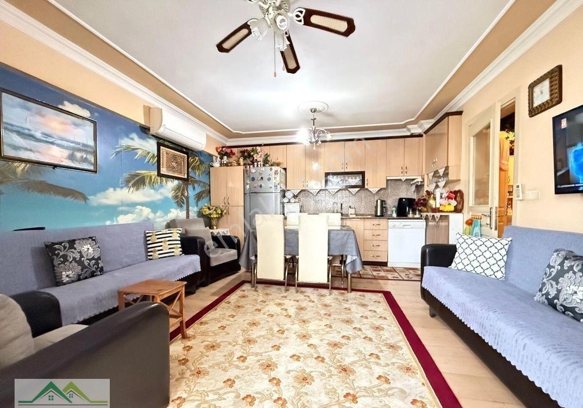 Seferihisar Ürkmez Merkez'de Satılık 2+1 Daire 80m2 Denize 200m - Görsel 2
