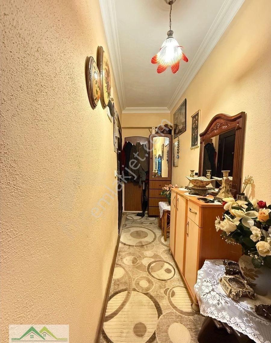 Seferihisar Ürkmez Merkez'de Satılık 2+1 Daire 80m2 Denize 200m - Görsel 9