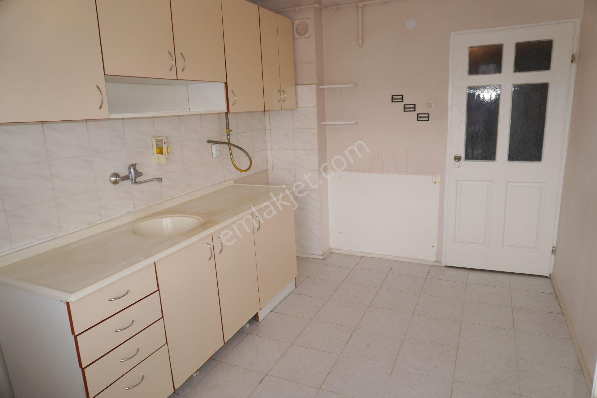 Yakakent Kiralık Fiyat Düştü 3+1 Doğalgaz+balkonlu+denizmanzaralı(serkan) - Görsel 3