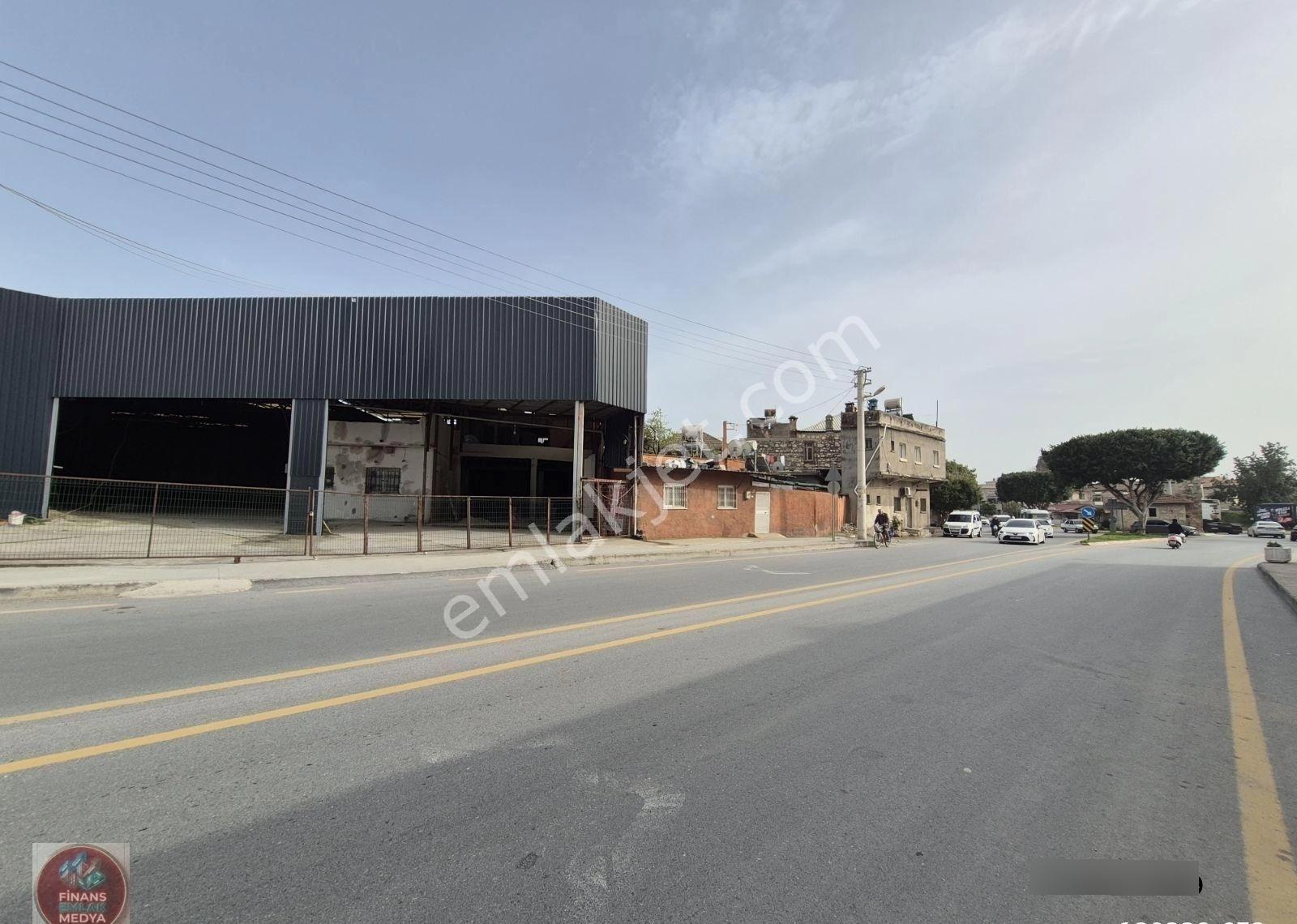 Final Emlaktan Makam Yolunda 800m² Kiralık Dükkan
