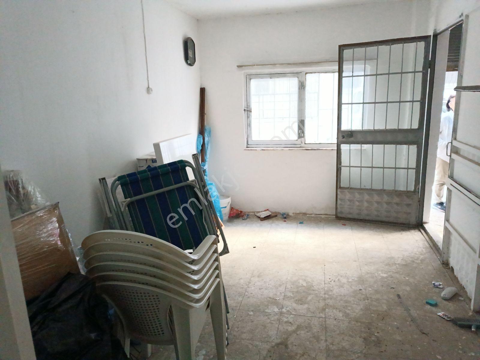 Akhisar Merkezde Geniş Dükkan Satılık - Görsel 3