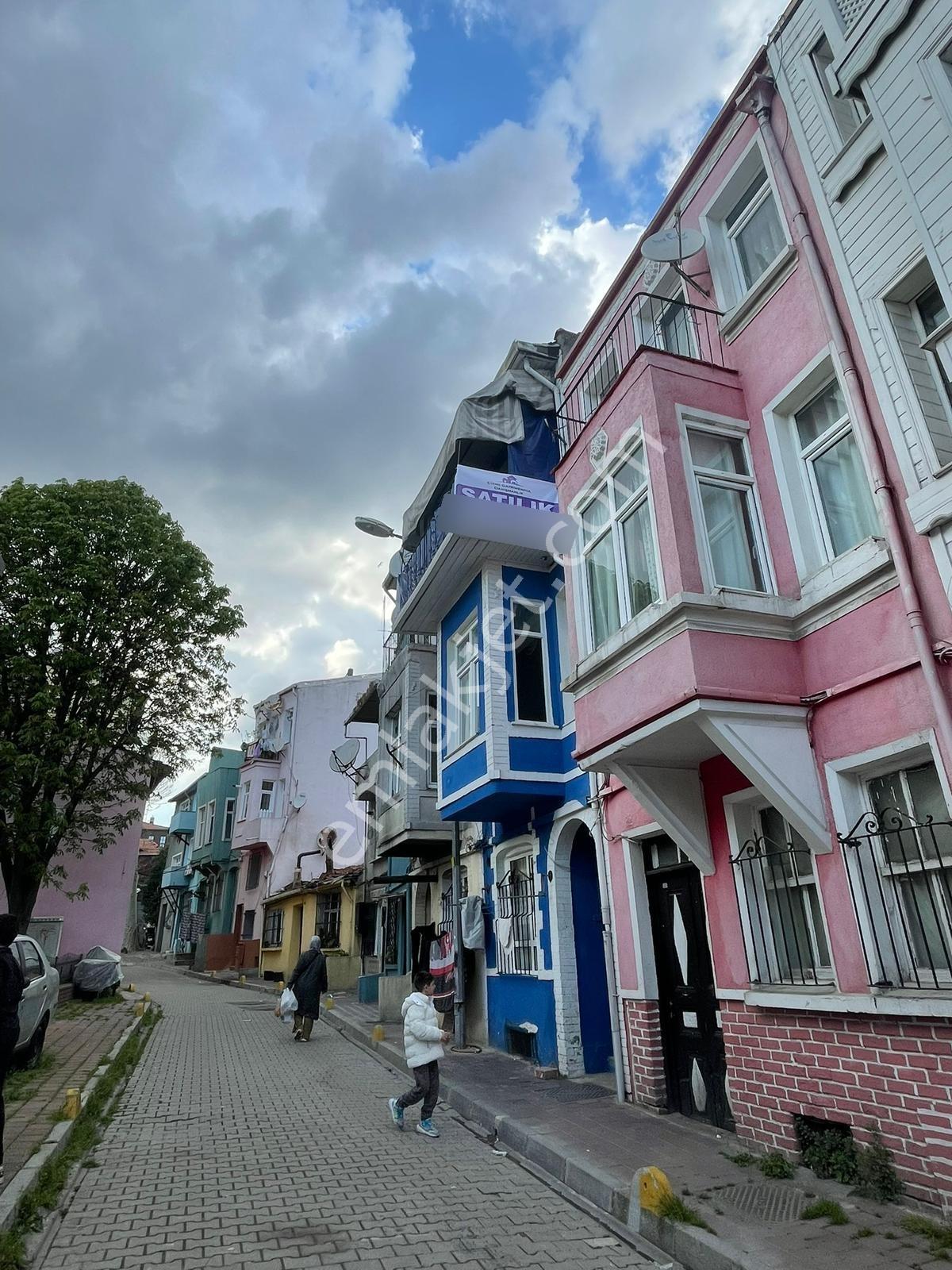 Balat Ayvansaray'da Sahile Yakın 3 Katlı Satılık Bina - Görsel 10