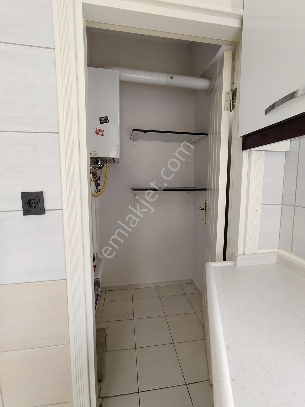 Köşkte Müstakil Konforu: Her Katta Tek Daire, 200 M² Geniş 3+1 - Görsel 2
