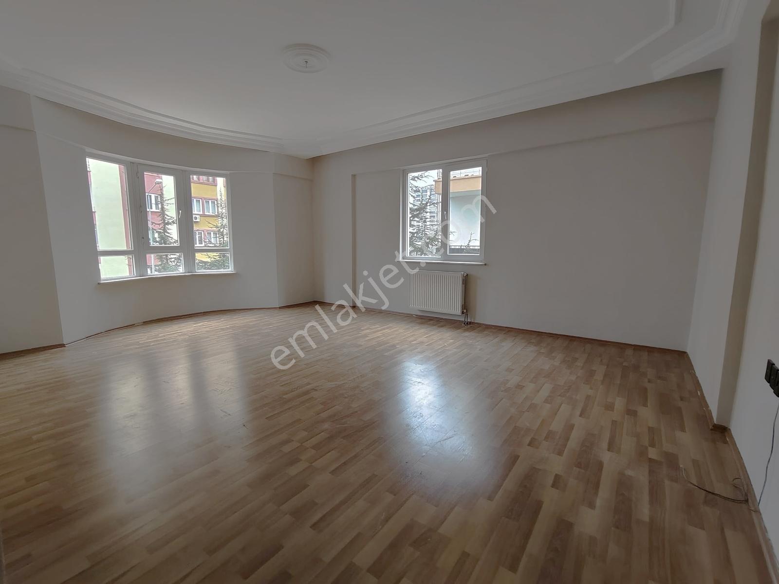 Köşkte Müstakil Konforu: Her Katta Tek Daire, 200 M² Geniş 3+1 - Görsel 8