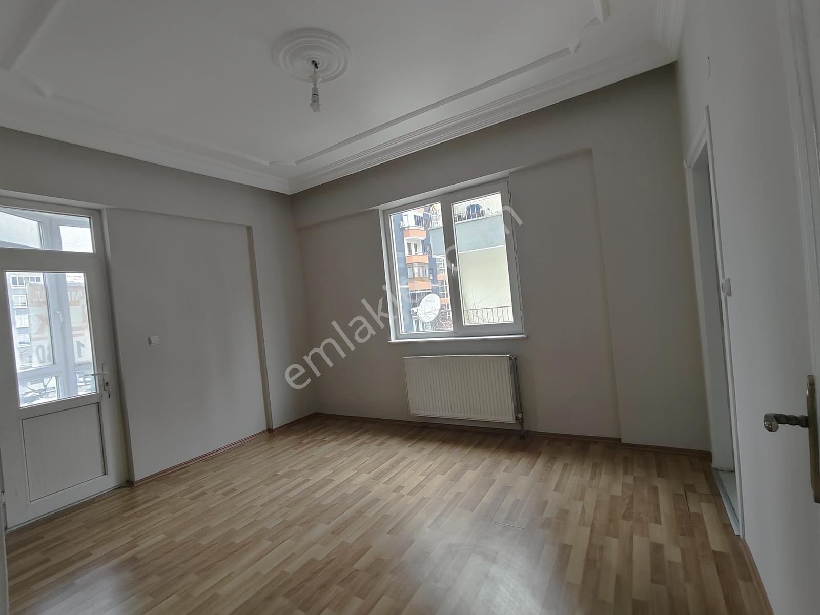 Köşkte Müstakil Konforu: Her Katta Tek Daire, 200 M² Geniş 3+1 - Görsel 17