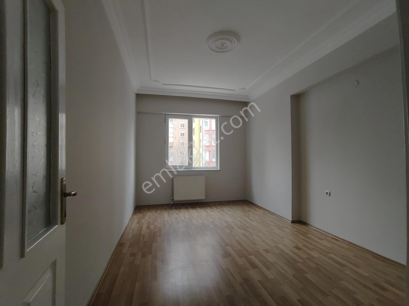 Köşkte Müstakil Konforu: Her Katta Tek Daire, 200 M² Geniş 3+1 - Görsel 9