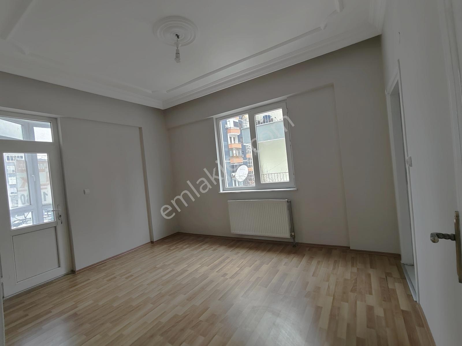 Köşkte Müstakil Konforu: Her Katta Tek Daire, 200 M² Geniş 3+1 - Görsel 13