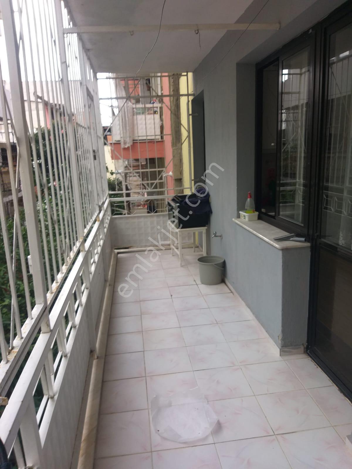 Karabağlar Yunus Emrede 2 Dükkan 1 Daire 138 M2 Komple Bina Satılık - Görsel 14