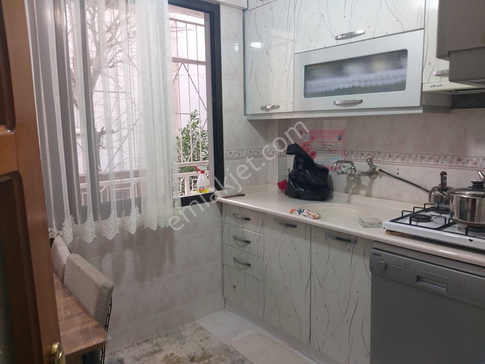 Karabağlar Yunus Emrede 2 Dükkan 1 Daire 138 M2 Komple Bina Satılık - Görsel 3