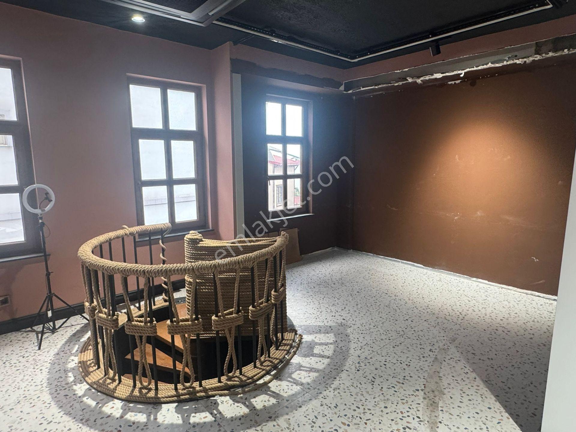 Trabzon'da Tanjant Bulvarı Üzerinde Kiralık Ofis - Görsel 11