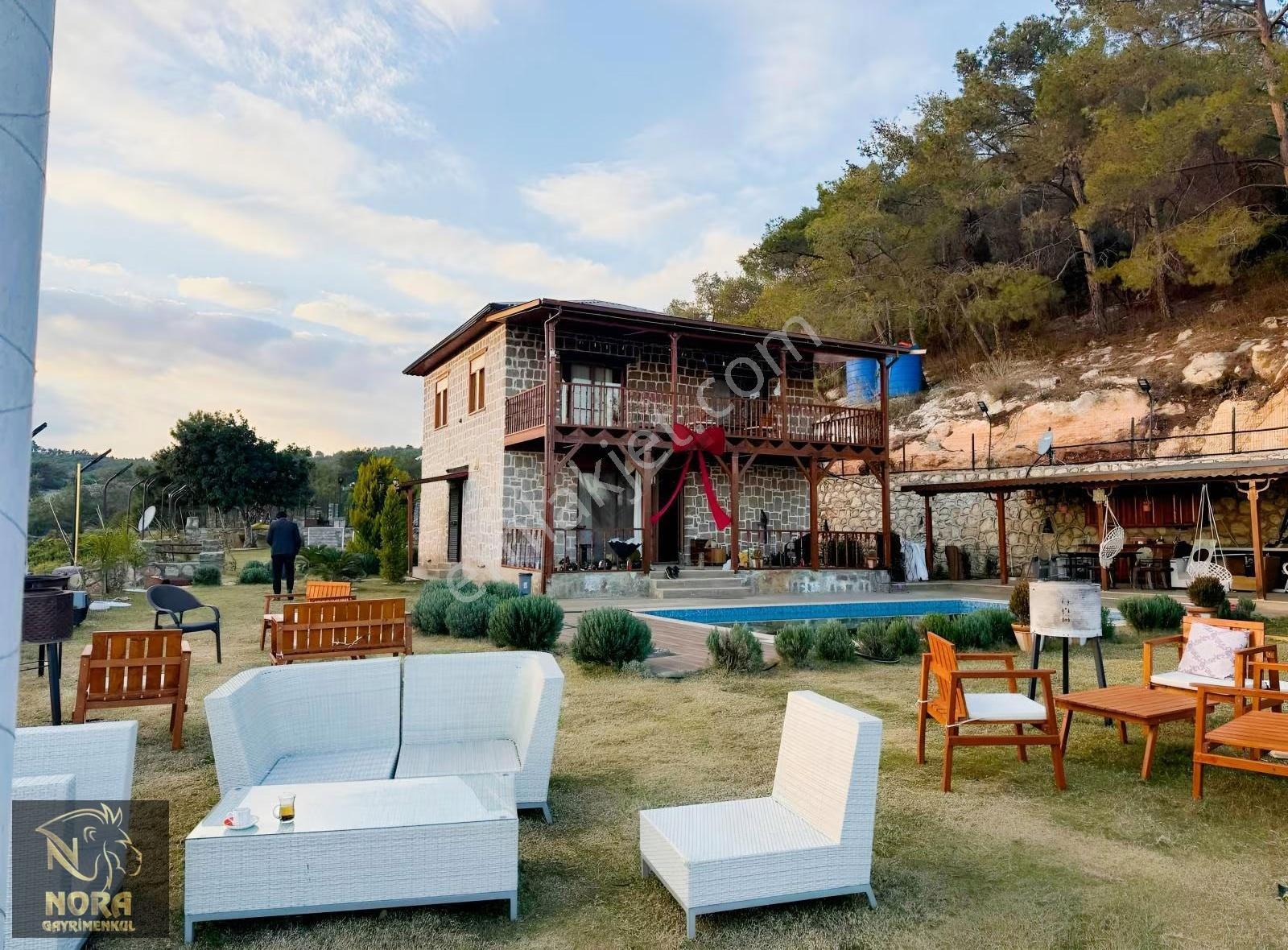 Nora'dan Emirler'de Kiralık Deniz Mazaralı Lüks Villa - Görsel 12