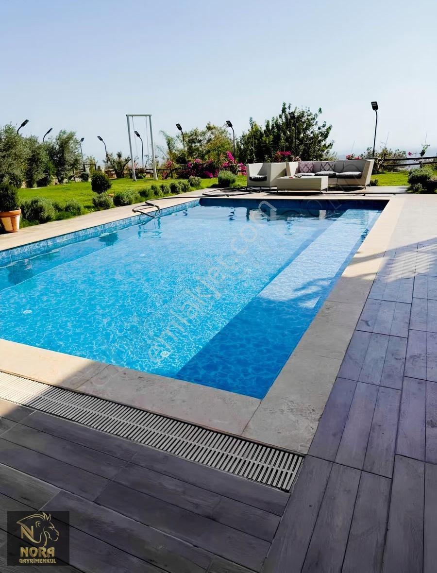 Nora'dan Emirler'de Kiralık Deniz Mazaralı Lüks Villa - Görsel 10