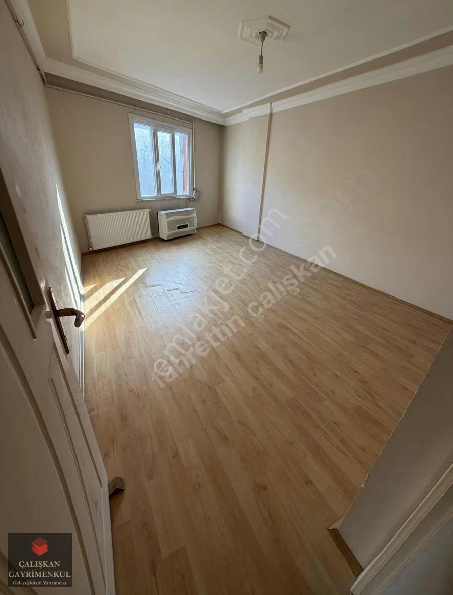Anadolu Mahallesinde Kiralık 2+1 120 M2 Cadde Cephe 2 Balkonlu