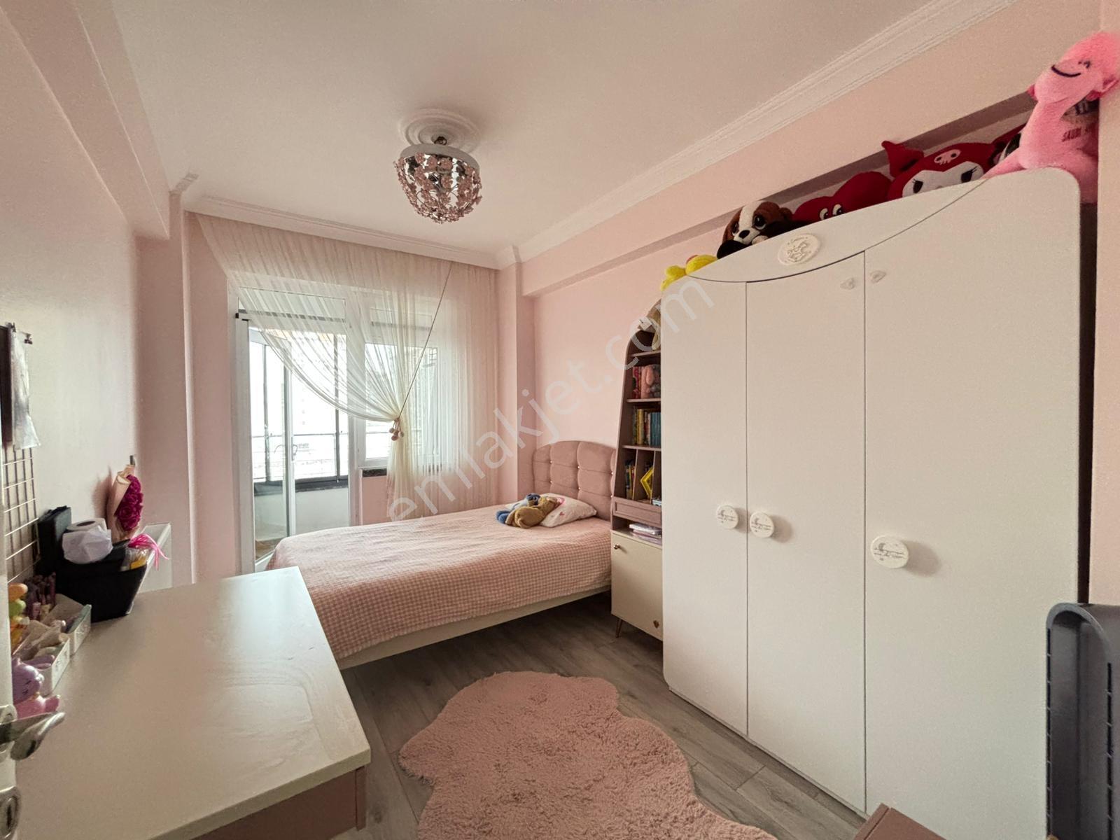 Alaçatı'dan Site İçerisinde Ara Kat 4+1 Sattılık Daire - Görsel 5