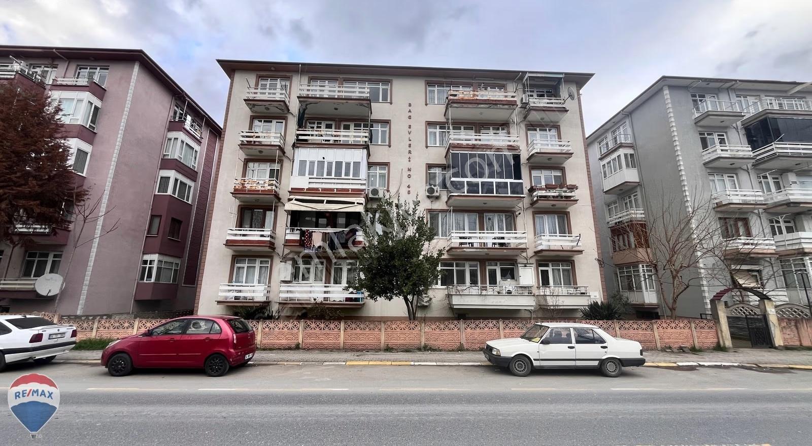 Remax Maviden Mithapaşada 3+1 3.kat Yola Güney Cephe Daire