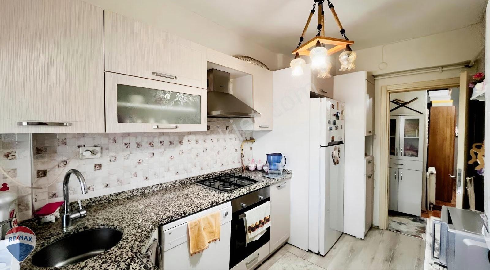 Remax Maviden Mithapaşada 3+1 3.kat Yola Güney Cephe Daire - Görsel 2