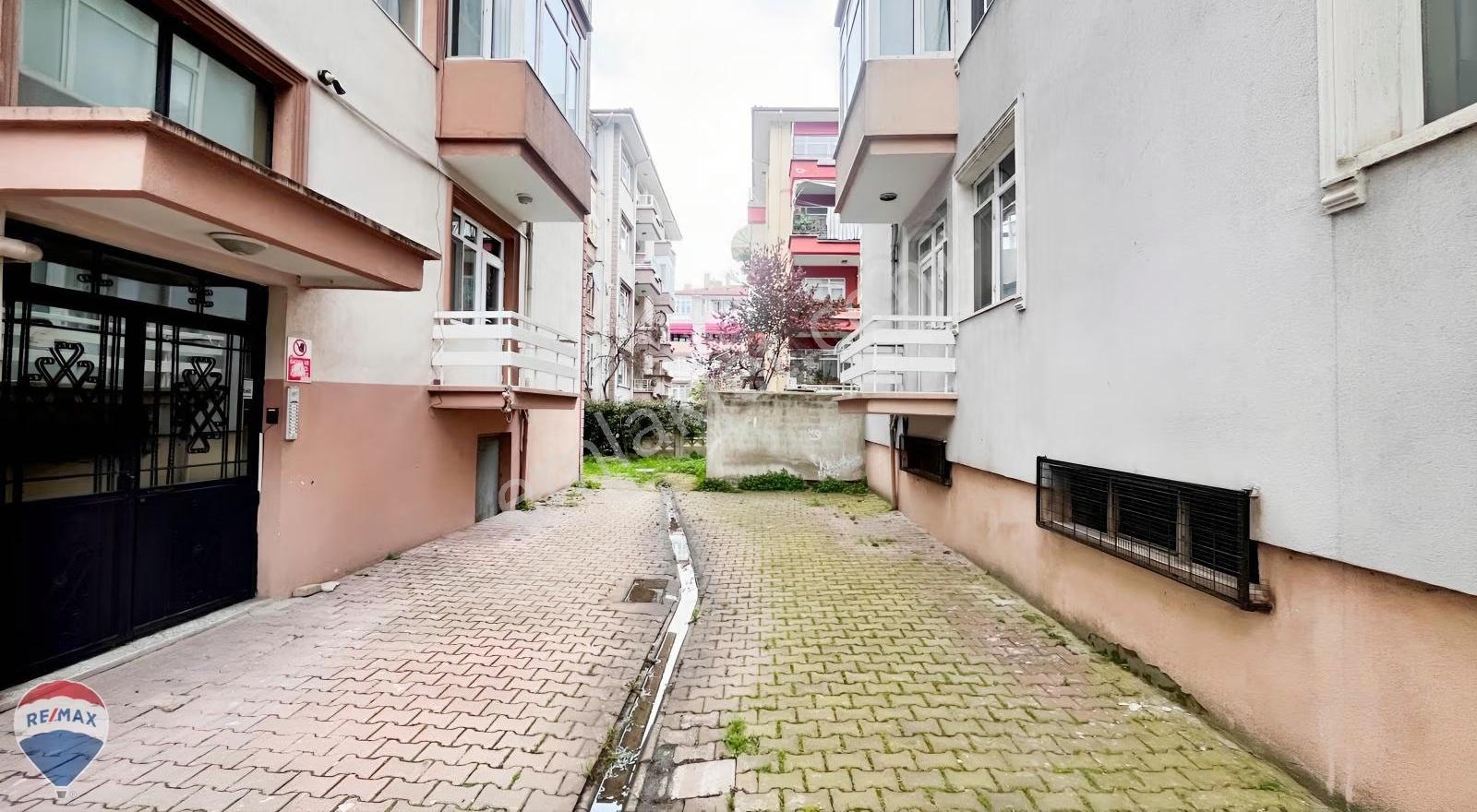 Remax Maviden Mithapaşada 3+1 3.kat Yola Güney Cephe Daire - Görsel 3