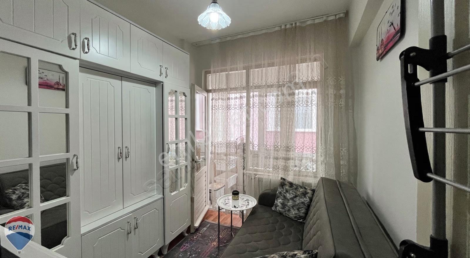 Remax Maviden Mithapaşada 3+1 3.kat Yola Güney Cephe Daire - Görsel 17