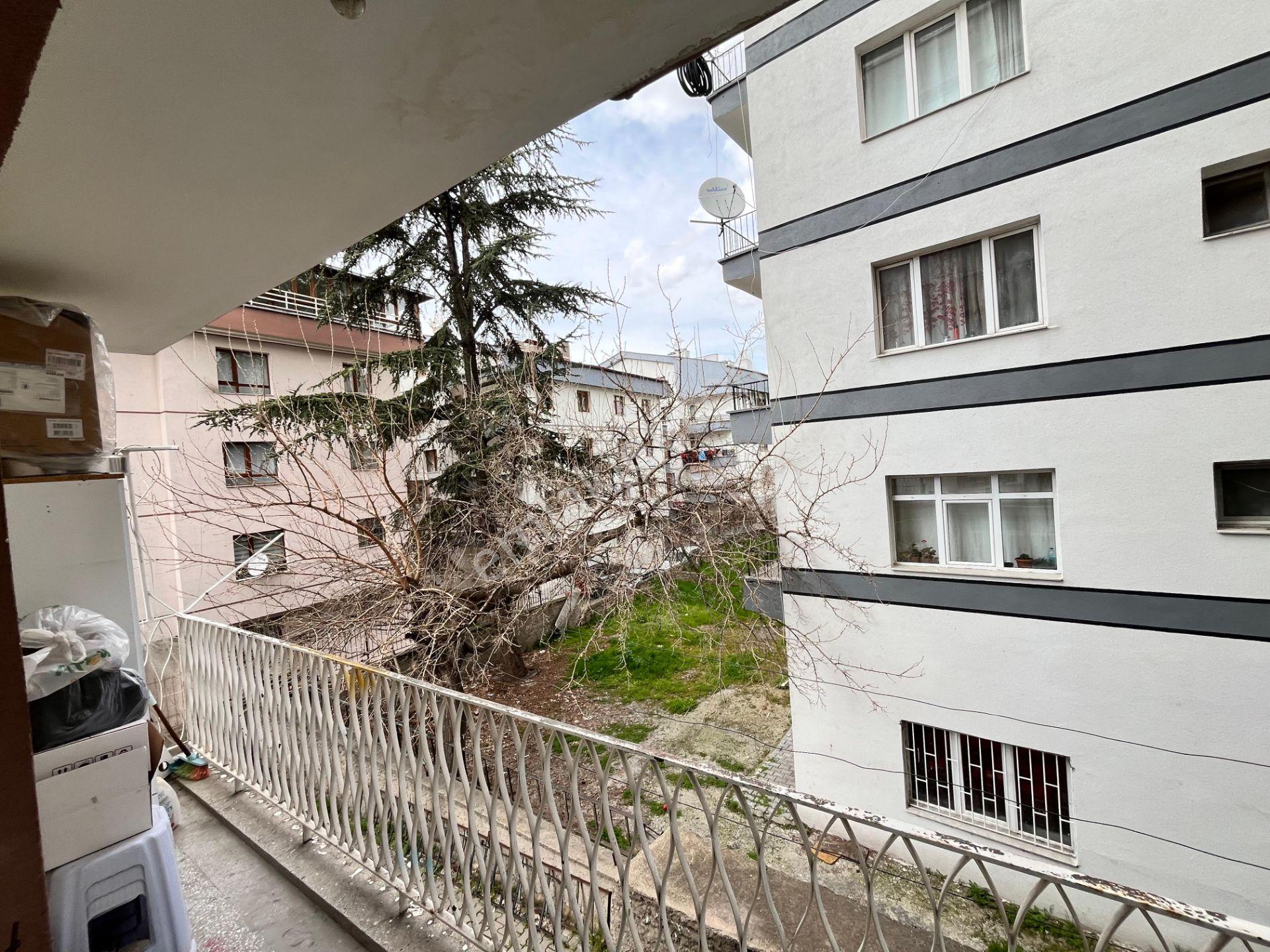 Demirlibahçe'de Tren İstasyonu Dibi Merkezi Konum'da 3+1 Daire** - Görsel 31