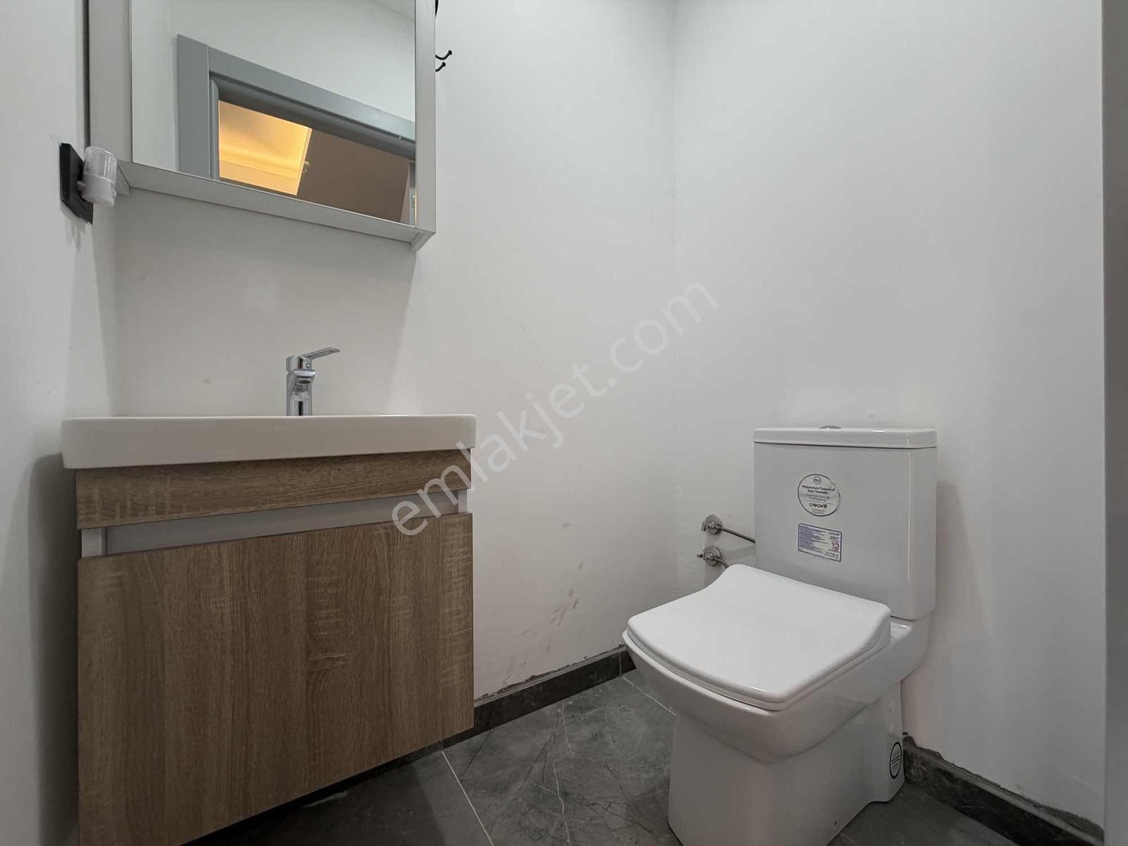 Cadde Üstü/katta/ön Cephe/teraslı/kiralık Ofis - Görsel 3
